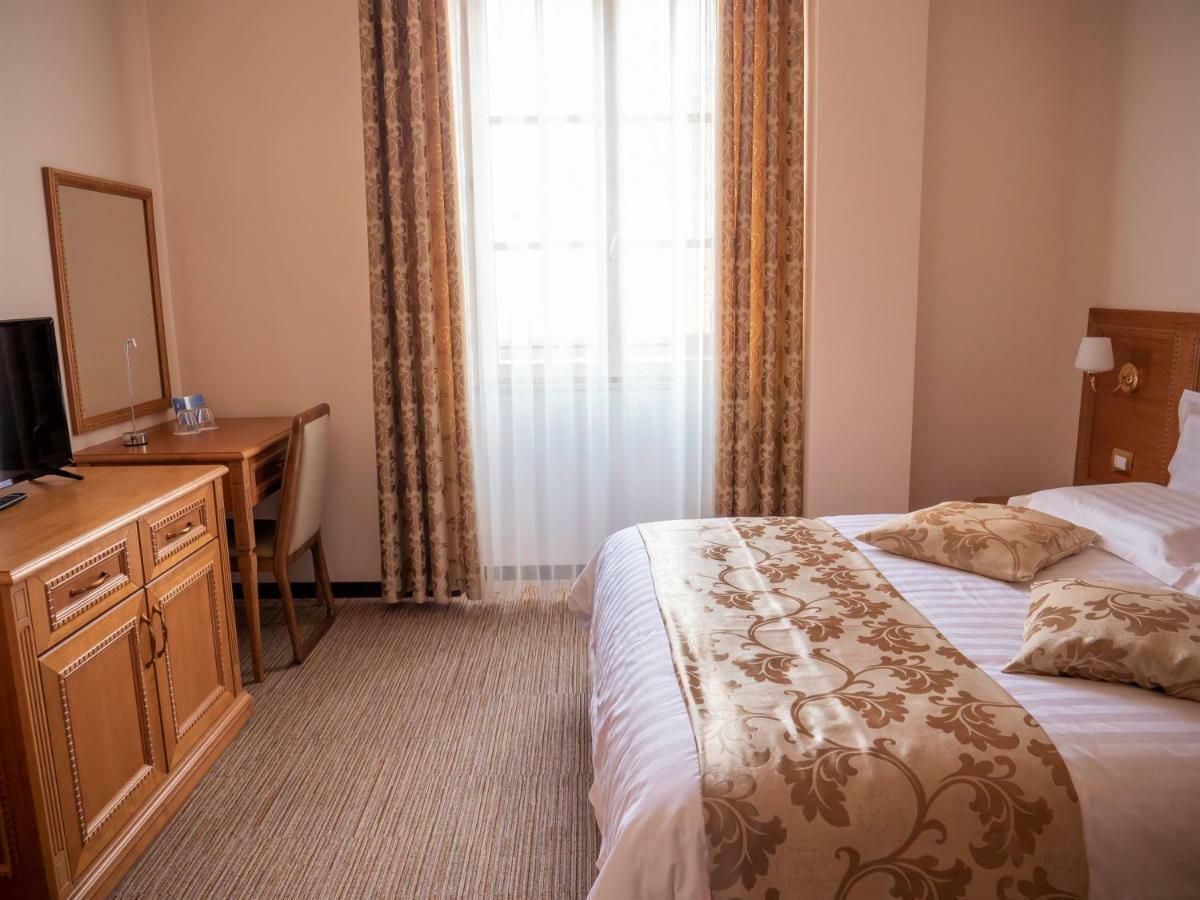 Hotel Boka Tiranë Ngoại thất bức ảnh